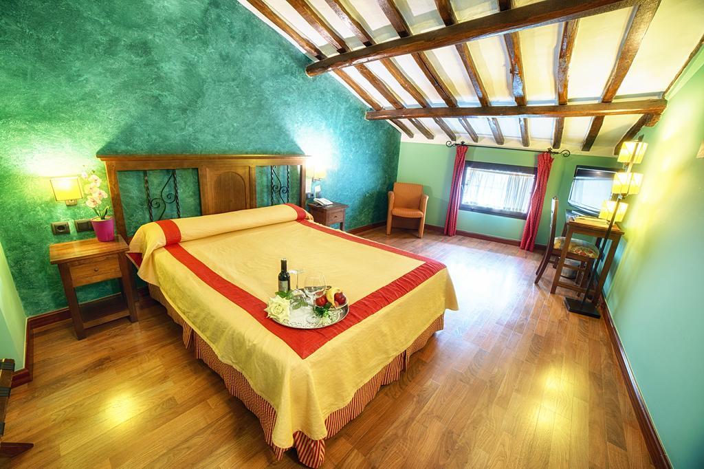 Hotel Duques De Нахера Экстерьер фото