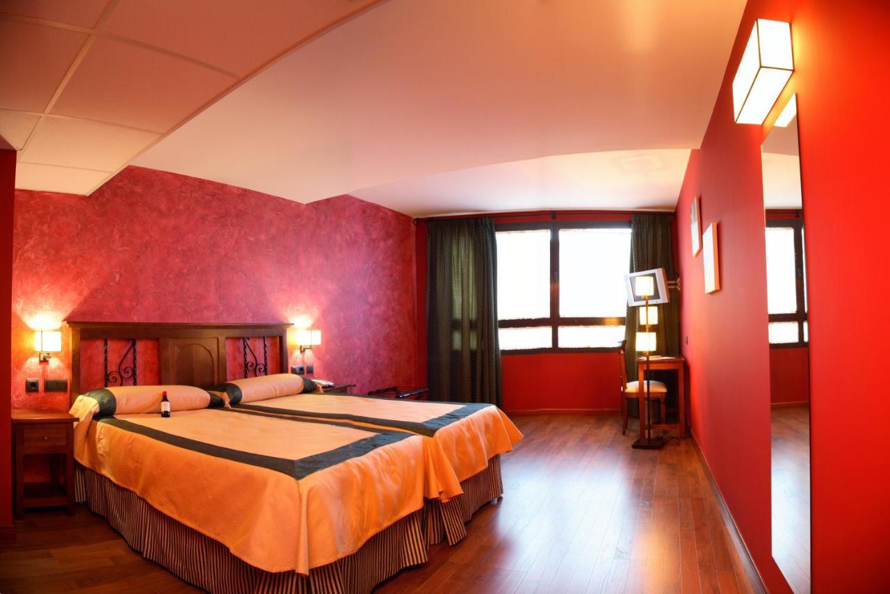 Hotel Duques De Нахера Экстерьер фото