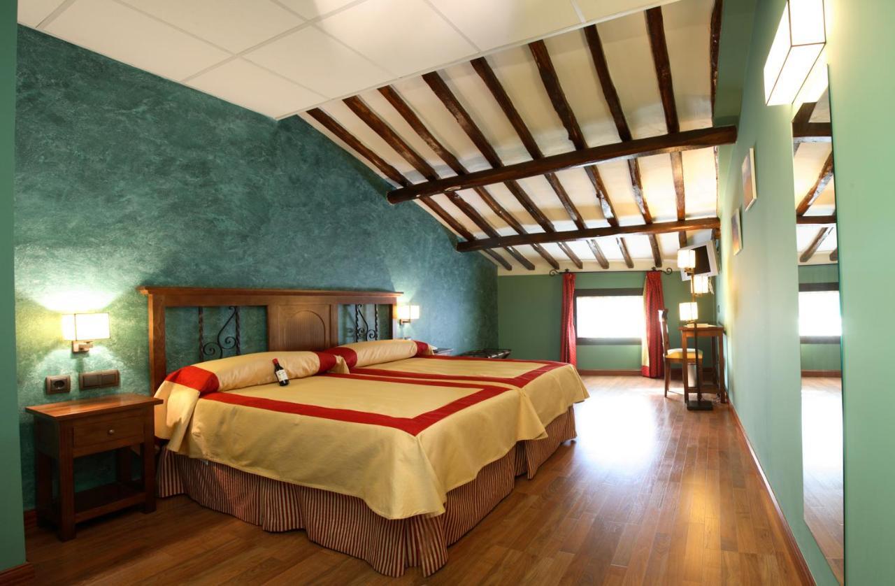 Hotel Duques De Нахера Экстерьер фото